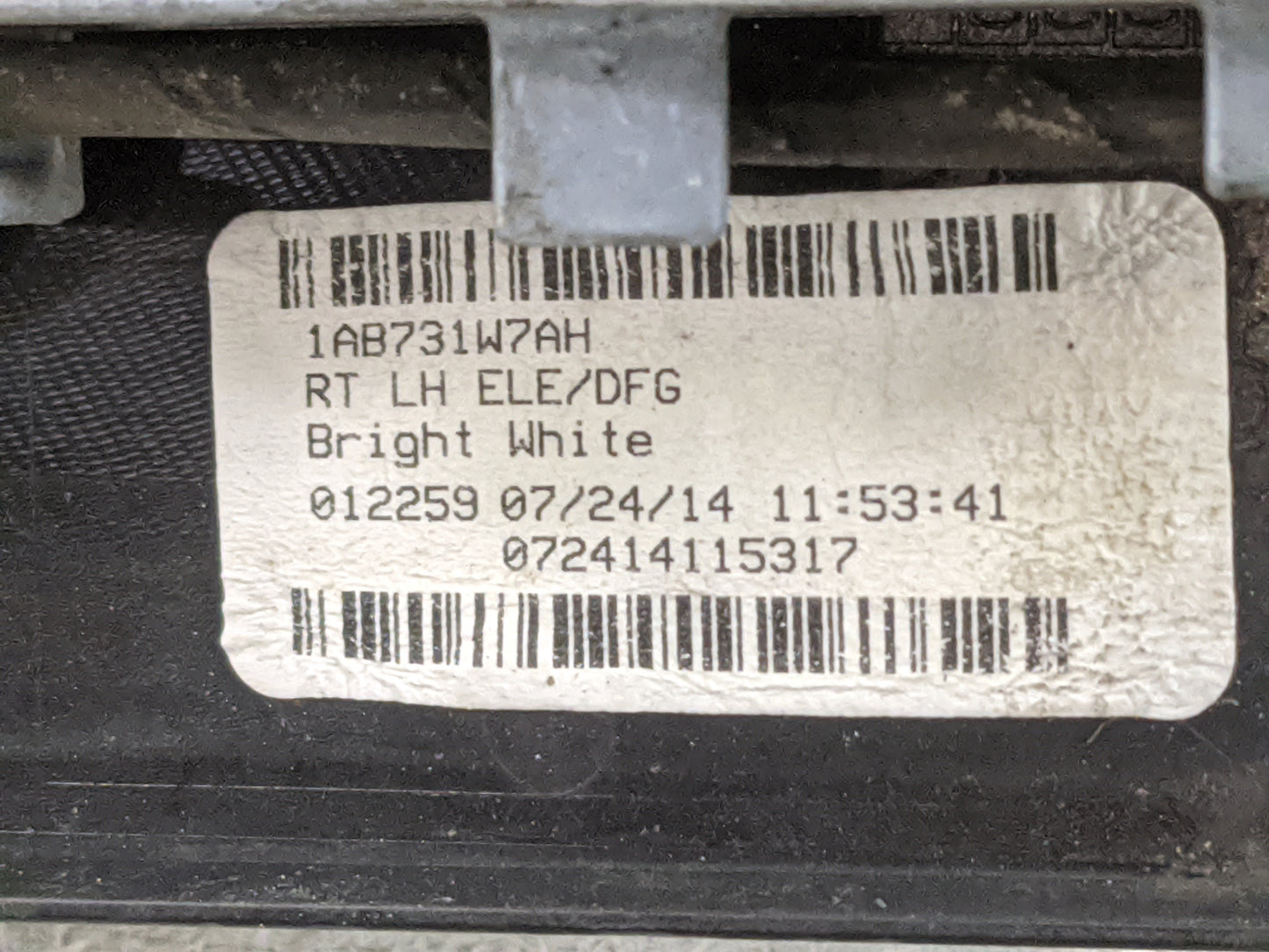 2014 Chrysler Town and Country Driver Side View Mirror - Left Door Mirror OEM Used - Oemusedautoparts1.com