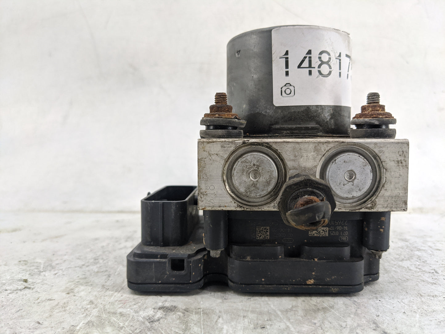 2014 Chrysler Town and Country ABS Pump Control Module Replacement P/N:P68183803AC 68183803AC Fits OEM Used Auto Parts - Oem