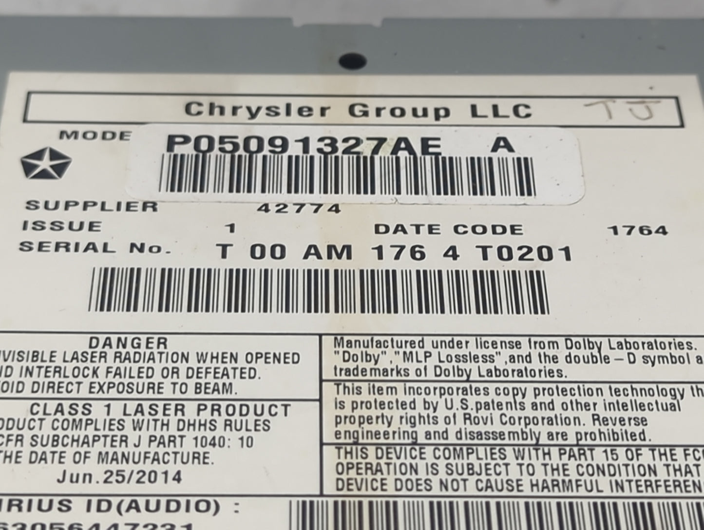 2014 Chrysler Town and Country Radio AM FM Cd Player Receiver Replacement P/N:P05091327AE Fits OEM Used Auto Parts - Oemused