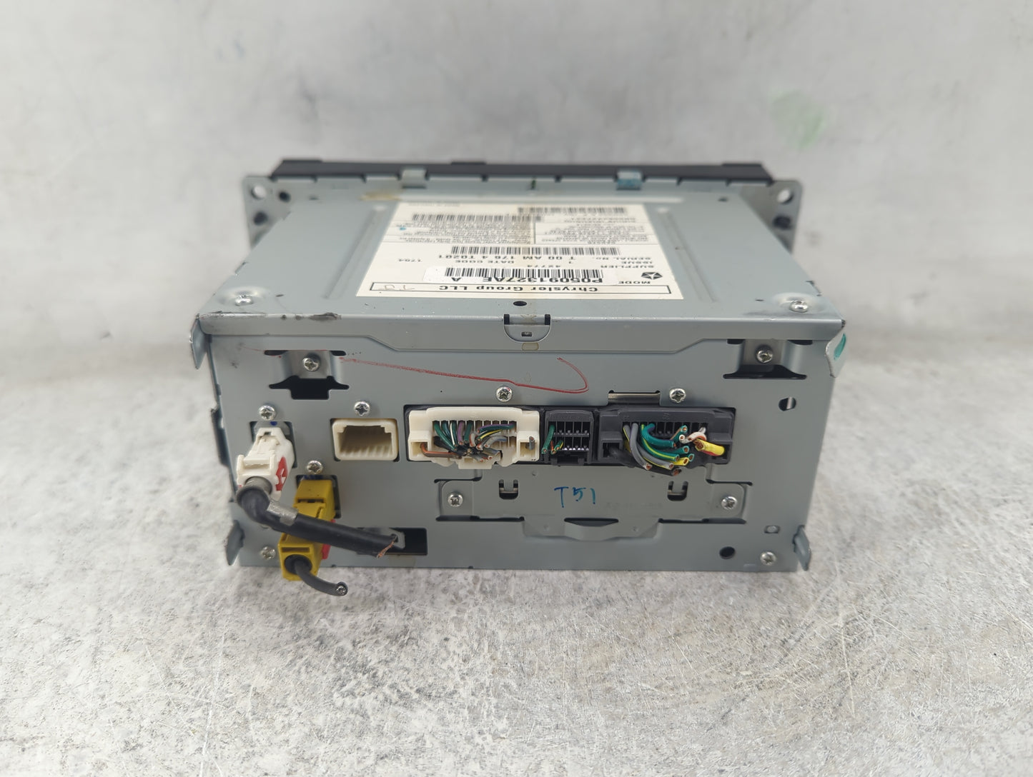 2014 Chrysler Town and Country Radio AM FM Cd Player Receiver Replacement P/N:P05091327AE Fits OEM Used Auto Parts - Oemused
