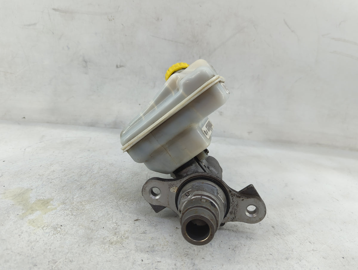 Chrysler Town And Country Brake Master Cylinder 1498909 - Oemusedautoparts1.com