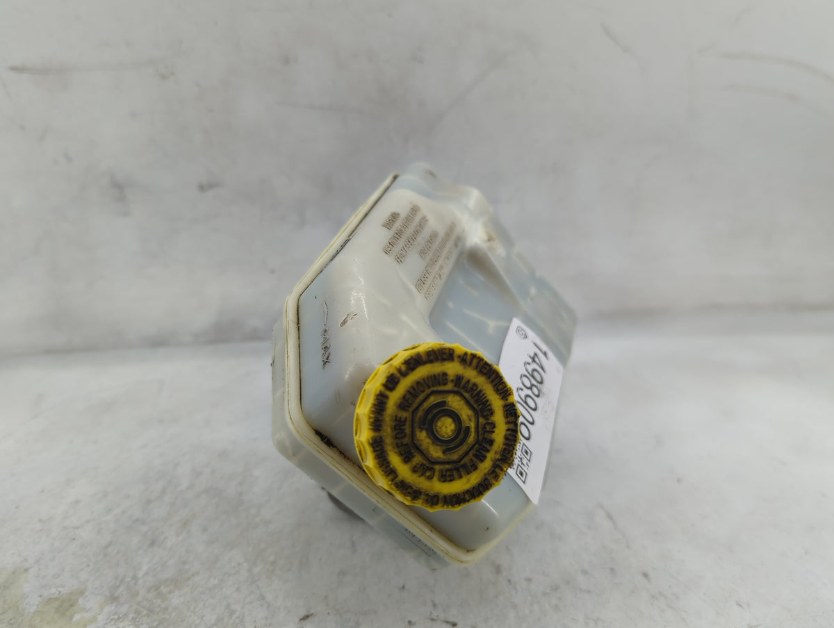 Chrysler Town And Country Brake Master Cylinder 1498909 - Oemusedautoparts1.com