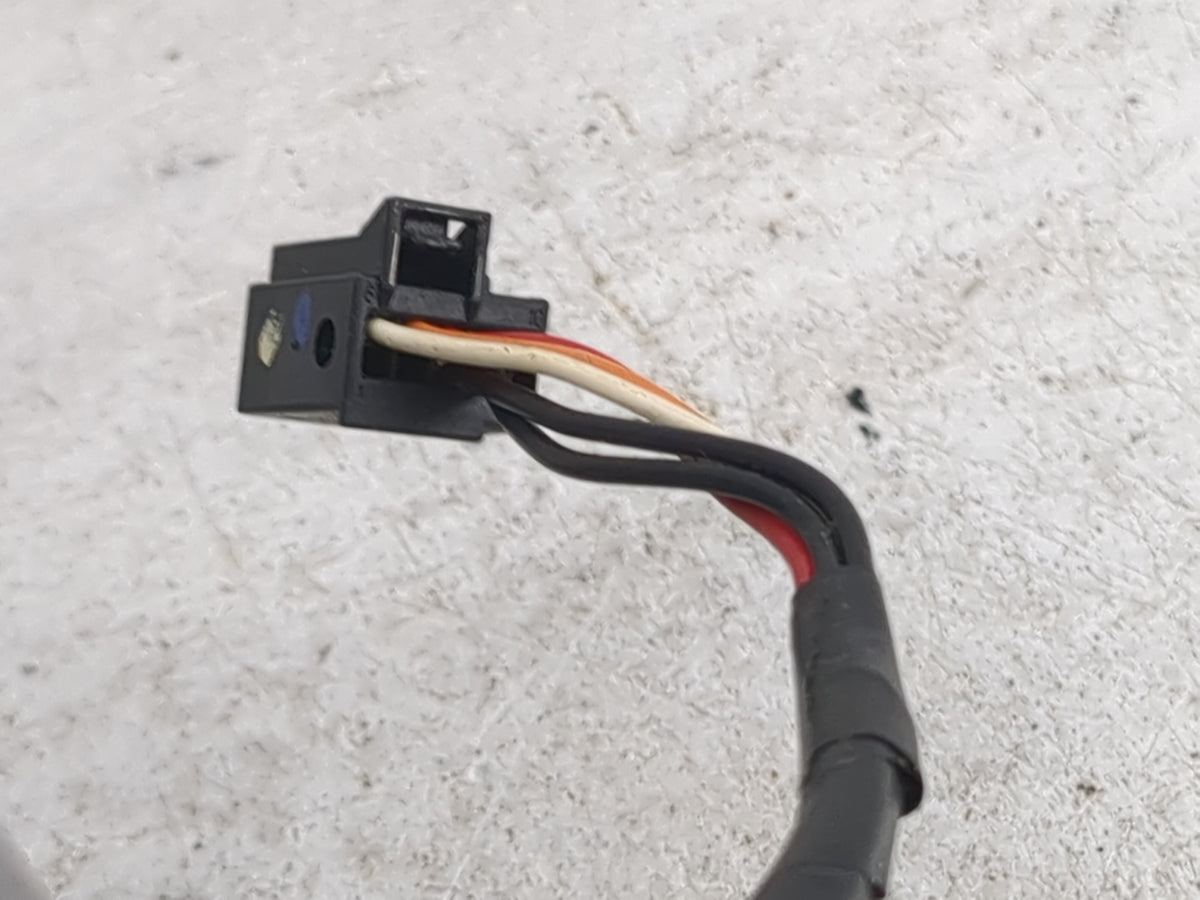2014 Chrysler Town and Country Driver Side View Mirror - Left Door Mirror OEM Used - Oemusedautoparts1.com