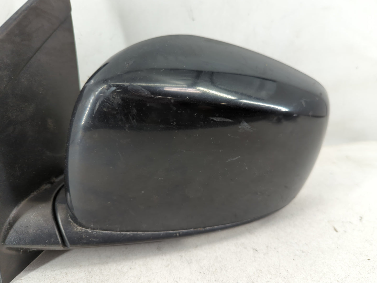 2011-2016 Chrysler Town & Country Driver Side View Mirror - Left Door Mirror OEM Used - Oemusedautoparts1.com