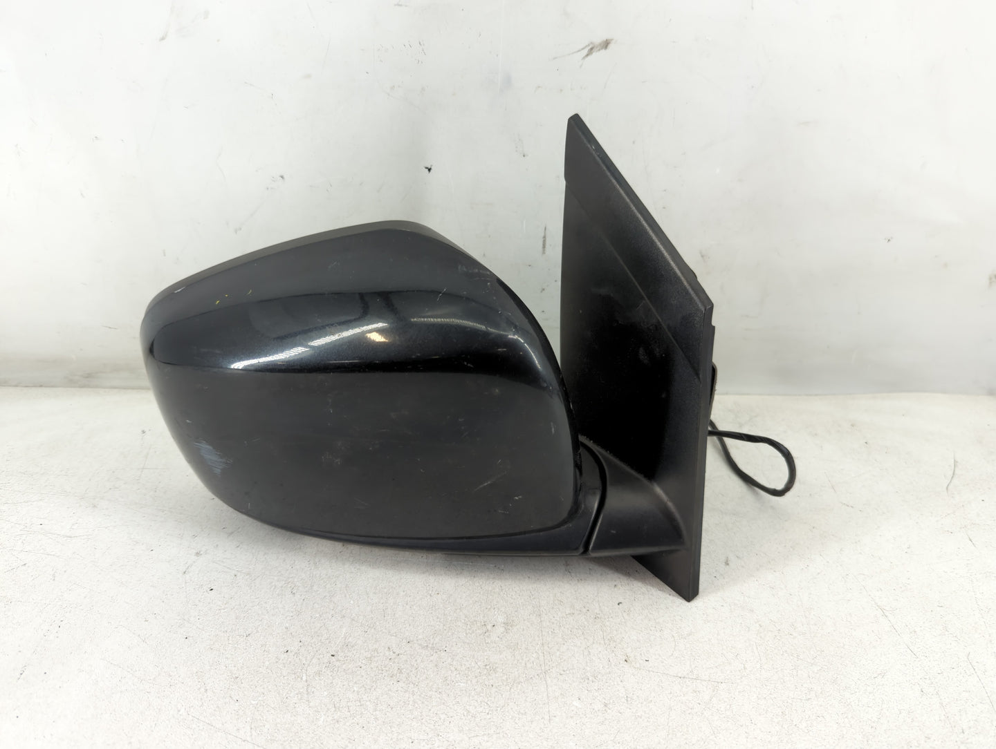 2011-2016 Chrysler Town & Country Passenger Side View Mirror - Right Door Mirror OEM Used - Oemusedautoparts1.com
