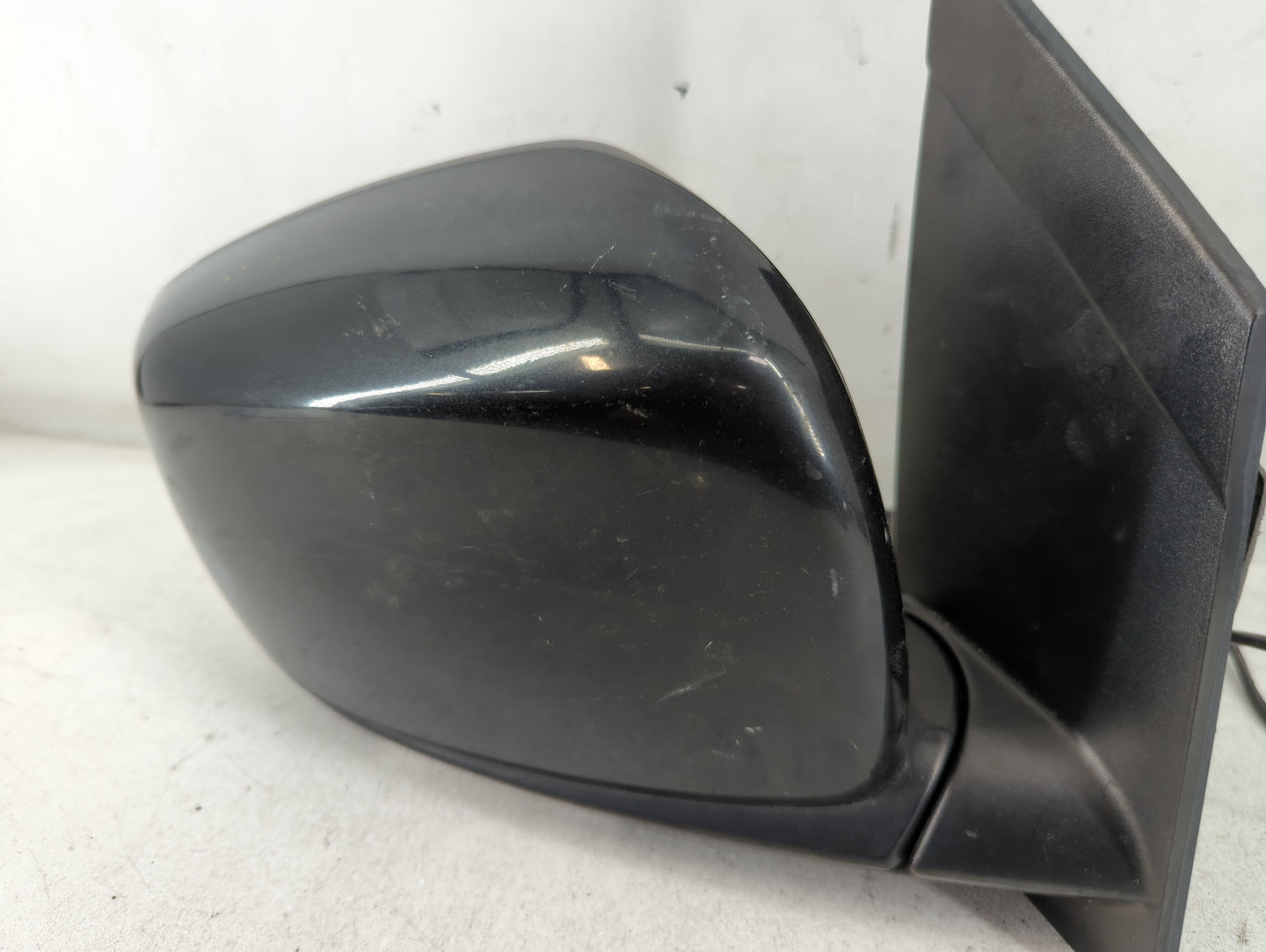2011-2016 Chrysler Town & Country Passenger Side View Mirror - Right Door Mirror OEM Used - Oemusedautoparts1.com