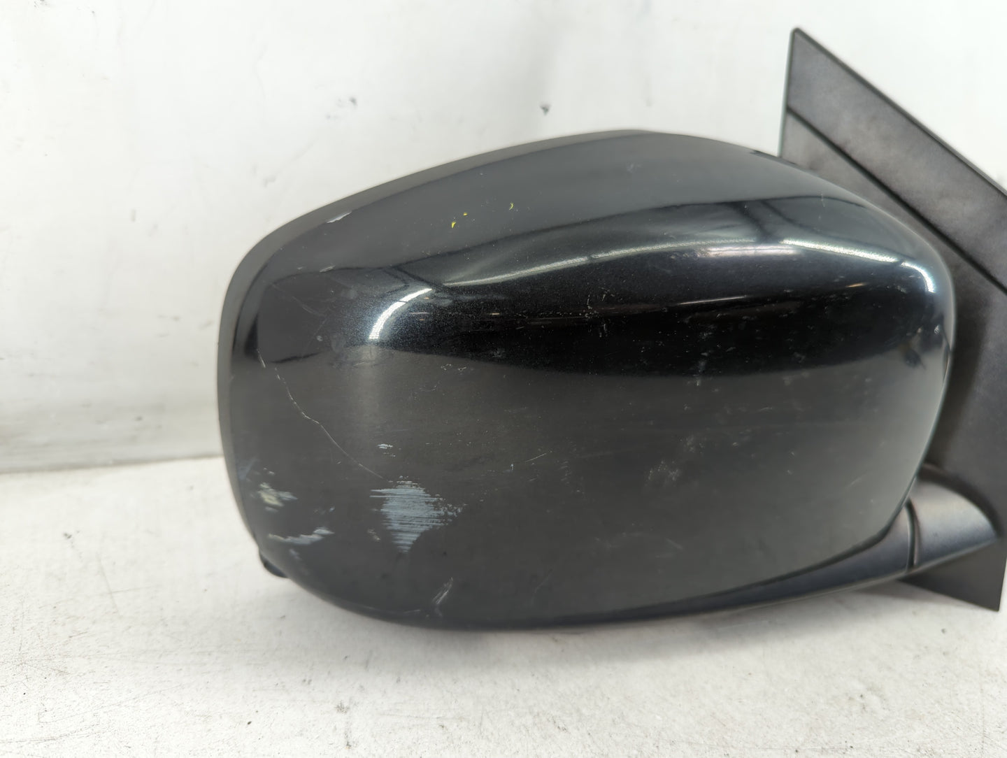 2011-2016 Chrysler Town & Country Passenger Side View Mirror - Right Door Mirror OEM Used - Oemusedautoparts1.com