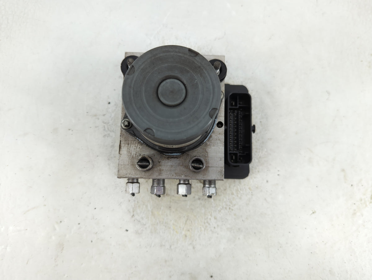 2014 Chrysler Town & Country Anti-Lock Brake ABS Pump Module Actuator OEM P/N:P68183803AC Fits OEM Used Auto Parts - Oemused