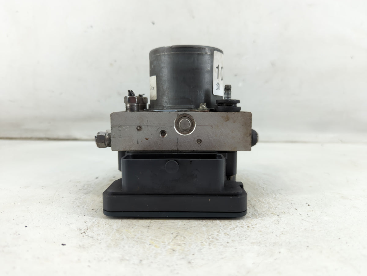 2014 Chrysler Town & Country Anti-Lock Brake ABS Pump Module Actuator OEM P/N:P68183803AC Fits OEM Used Auto Parts - Oemused