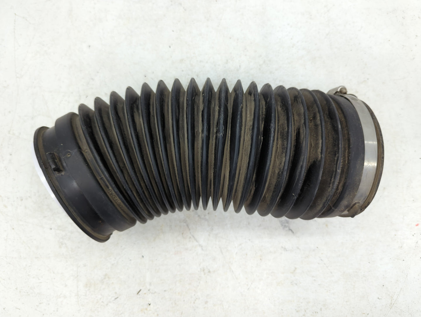 2014 Chrysler Town & Country Air Cleaner Intake Duct Hose Tube - Oemusedautoparts1.com