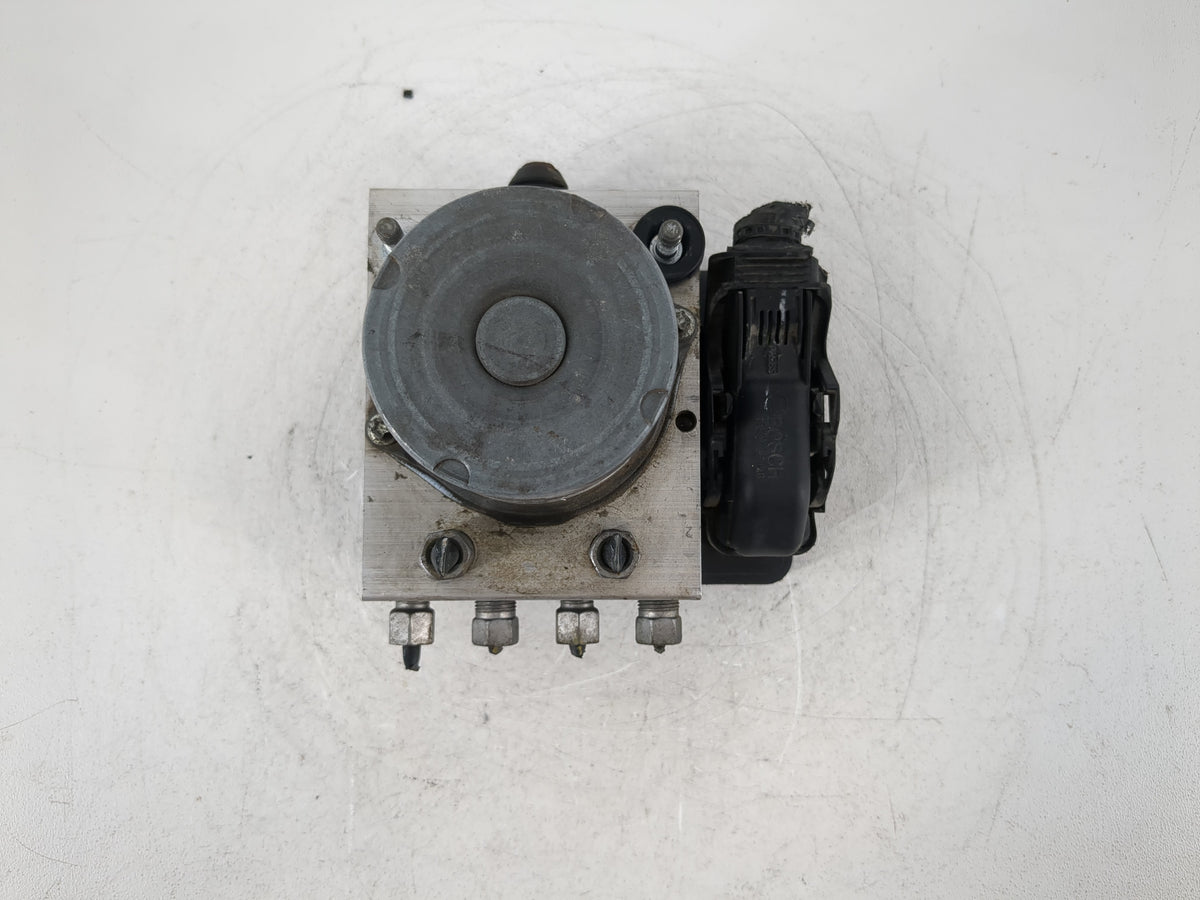 2014 Chrysler Town & Country Anti-Lock Brake ABS Pump Module Actuator OEM P/N:P68183803AC Fits OEM Used Auto Parts - Oemused