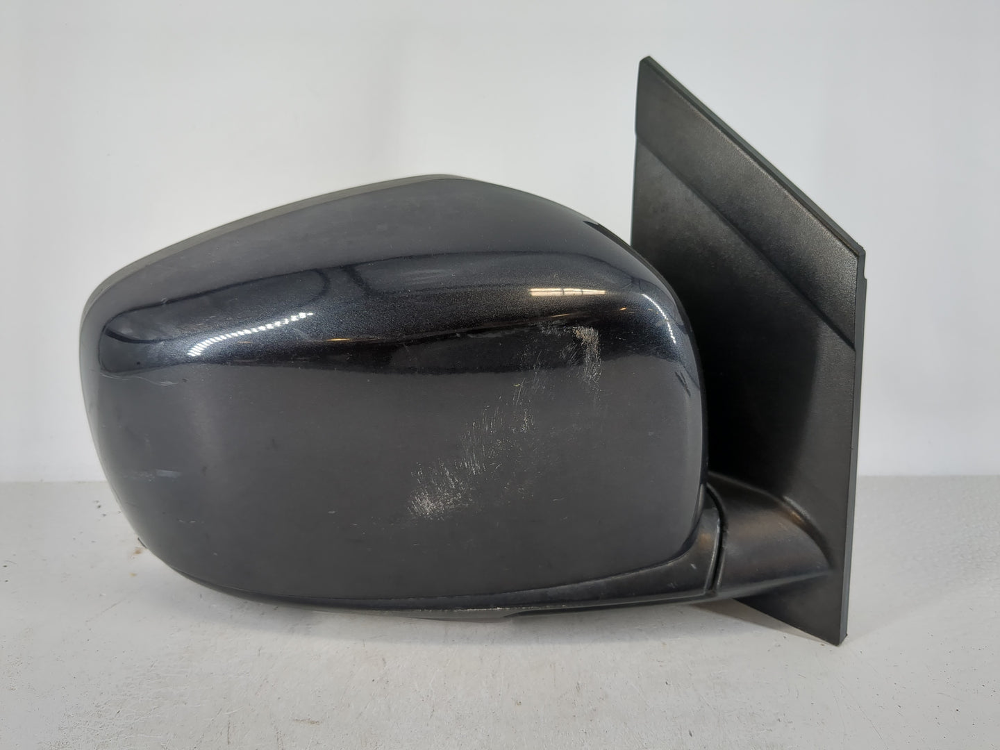 2011-2016 Chrysler Town & Country Passenger Side View Mirror - Right Door Mirror OEM Used - Oemusedautoparts1.com