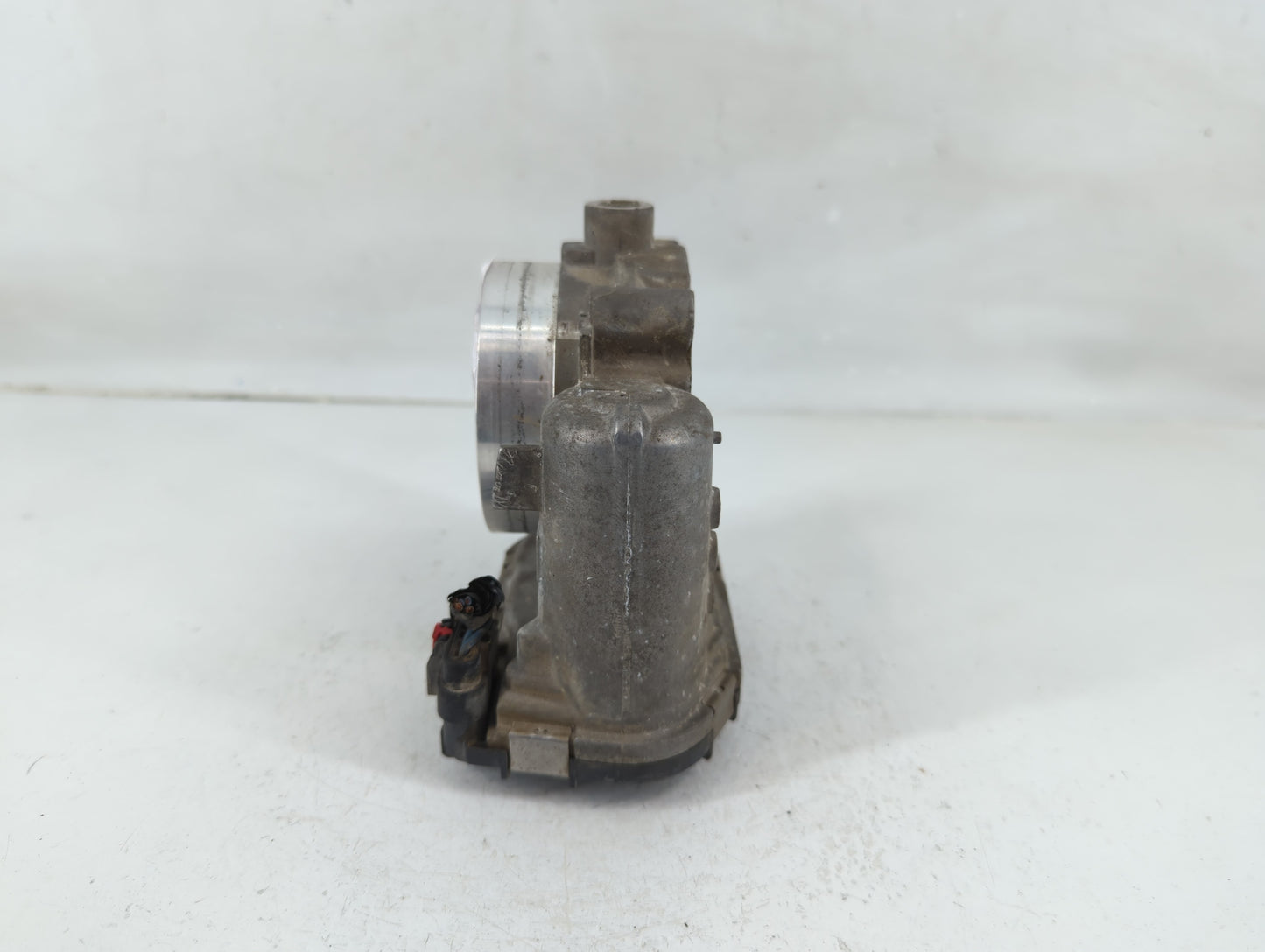 2011-2016 Chrysler Town & Country Throttle Body P/N:05184349AC Fits OEM Used Auto Parts - Oemusedautoparts1.com