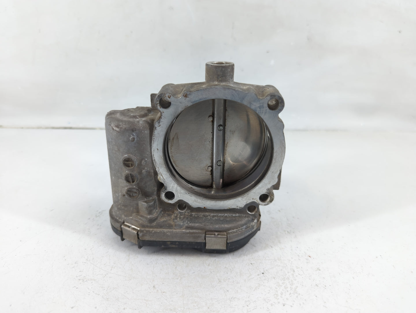 2011-2016 Chrysler Town & Country Throttle Body P/N:05184349AC Fits OEM Used Auto Parts - Oemusedautoparts1.com