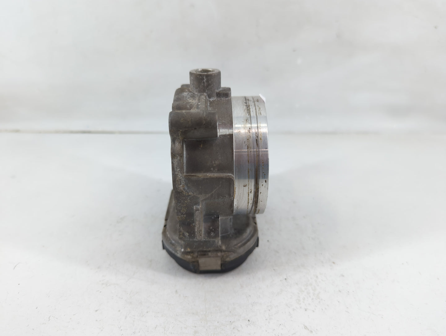 2011-2016 Chrysler Town & Country Throttle Body P/N:05184349AC Fits OEM Used Auto Parts - Oemusedautoparts1.com