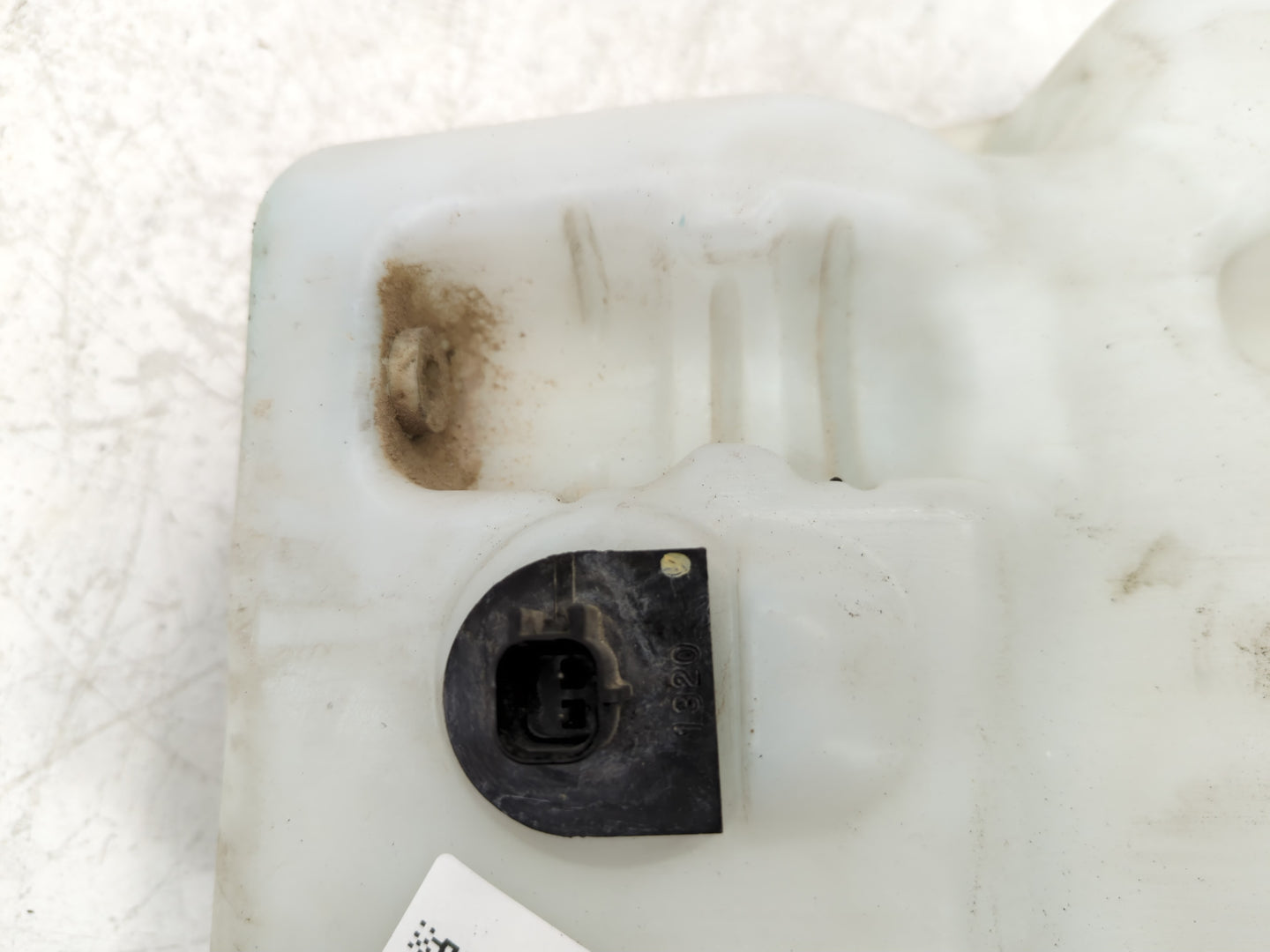 2011 Town & Country Windshield Washer Fluid Reservoir Bottle Oem - Oemusedautoparts1.com
