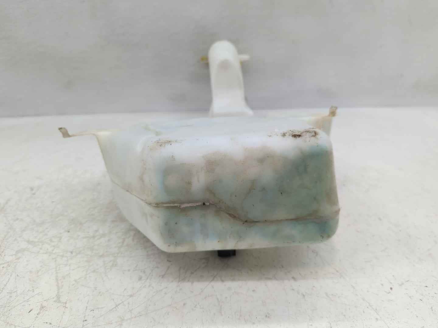 2011 Town & Country Windshield Washer Fluid Reservoir Bottle Oem - Oemusedautoparts1.com