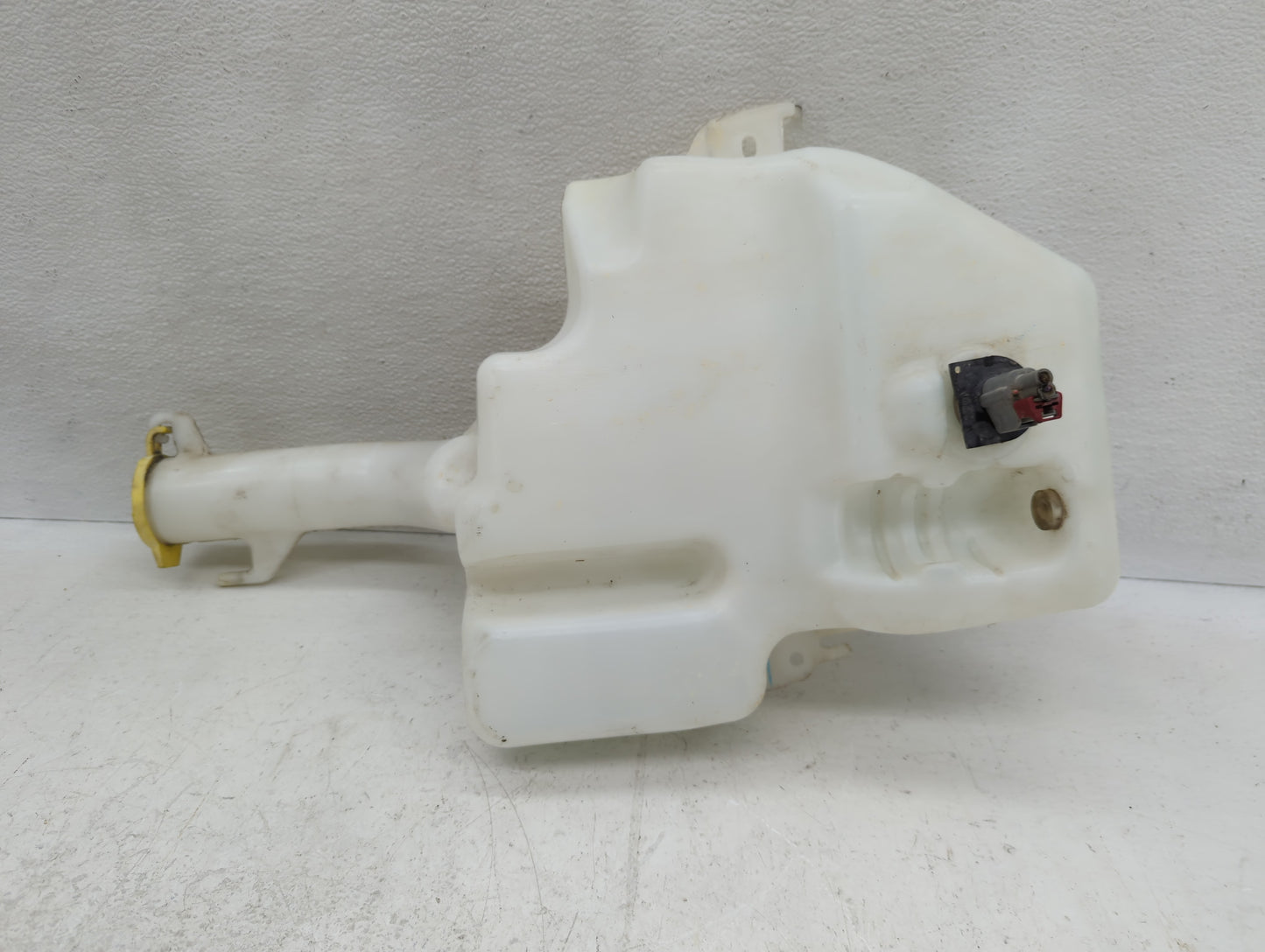 2011 Town & Country Windshield Washer Fluid Reservoir Bottle Oem - Oemusedautoparts1.com