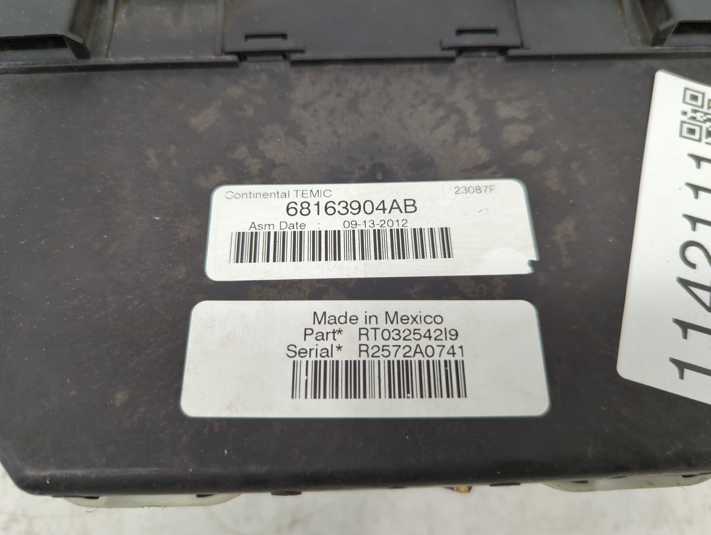 2014-2014 Chrysler Town & Country Fusebox Fuse Box Relay Module Tipm - Oemusedautoparts1.com