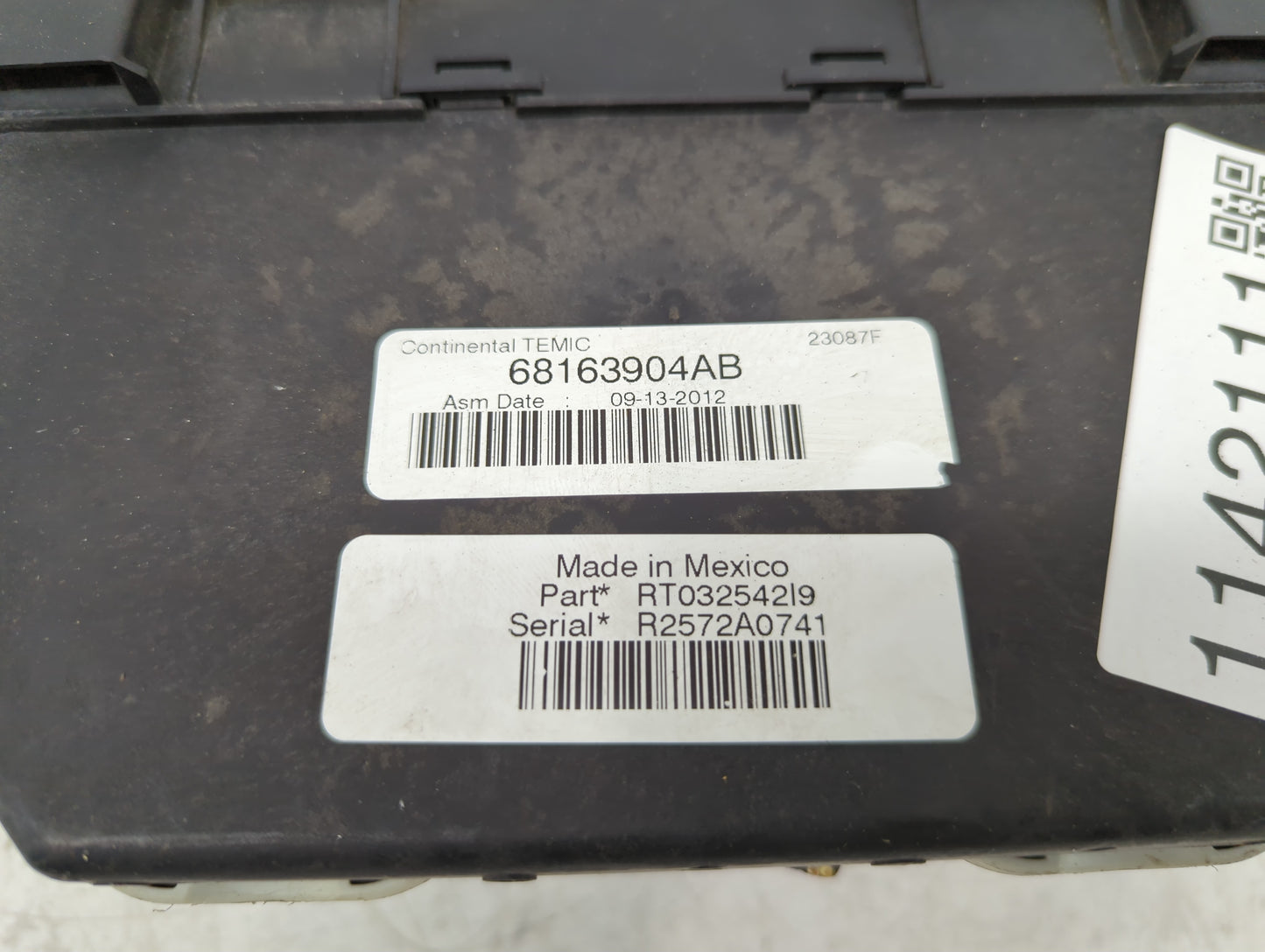 2014-2014 Chrysler Town & Country Fusebox Fuse Box Relay Module Tipm - Oemusedautoparts1.com
