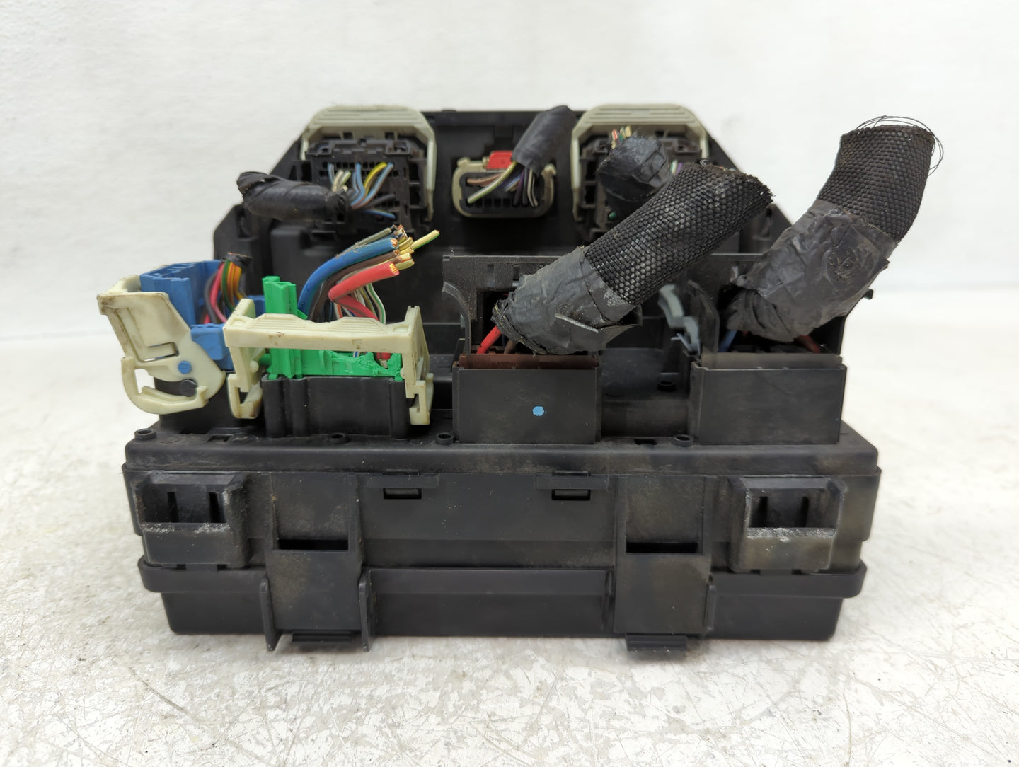 2014-2014 Chrysler Town & Country Fusebox Fuse Box Relay Module Tipm - Oemusedautoparts1.com