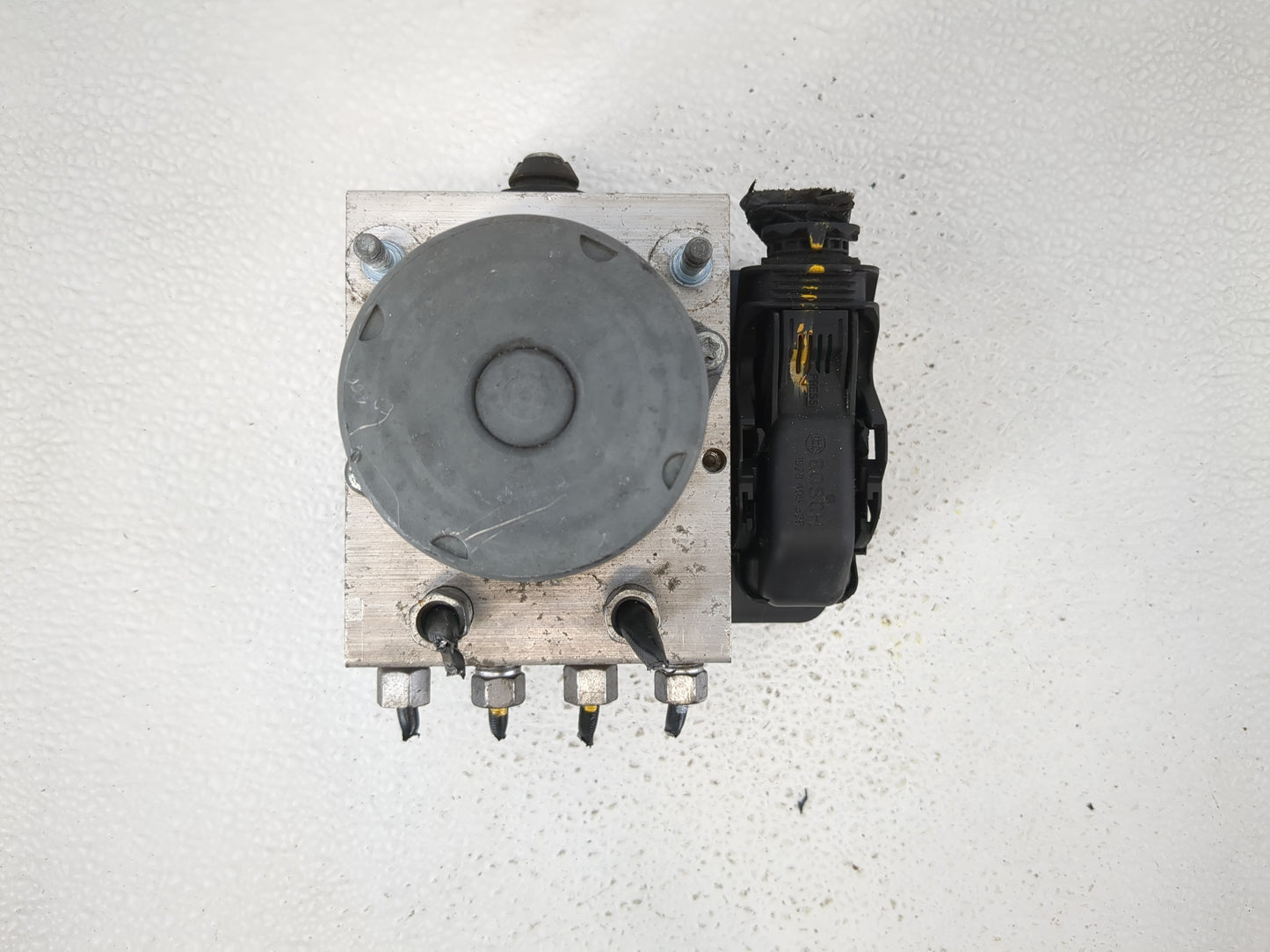 2014 Chrysler Town & Country ABS Pump Control Module Replacement P/N:P68443867AA Fits OEM Used Auto Parts - Oemusedautoparts