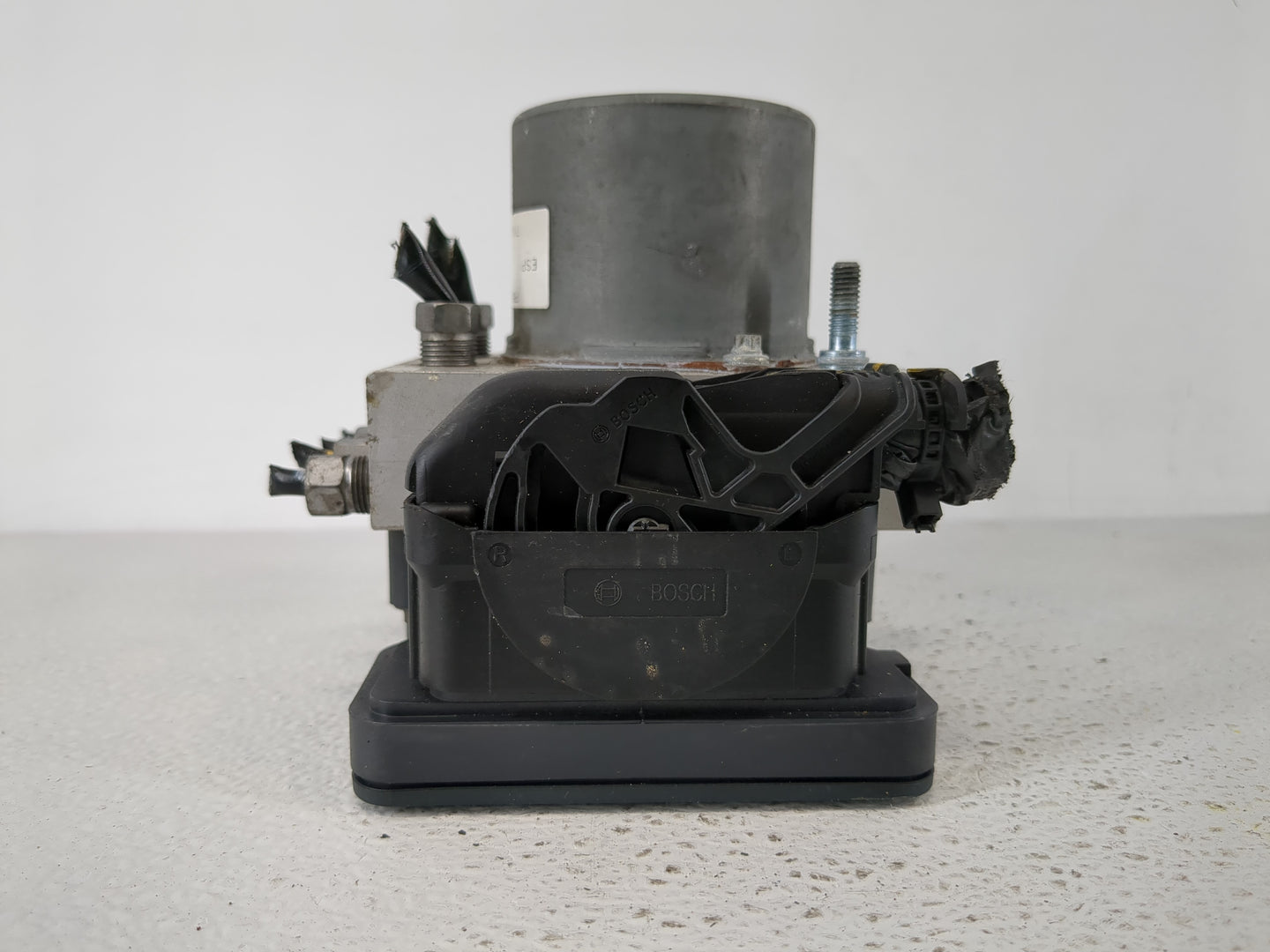 2014 Chrysler Town & Country ABS Pump Control Module Replacement P/N:P68443867AA Fits OEM Used Auto Parts - Oemusedautoparts