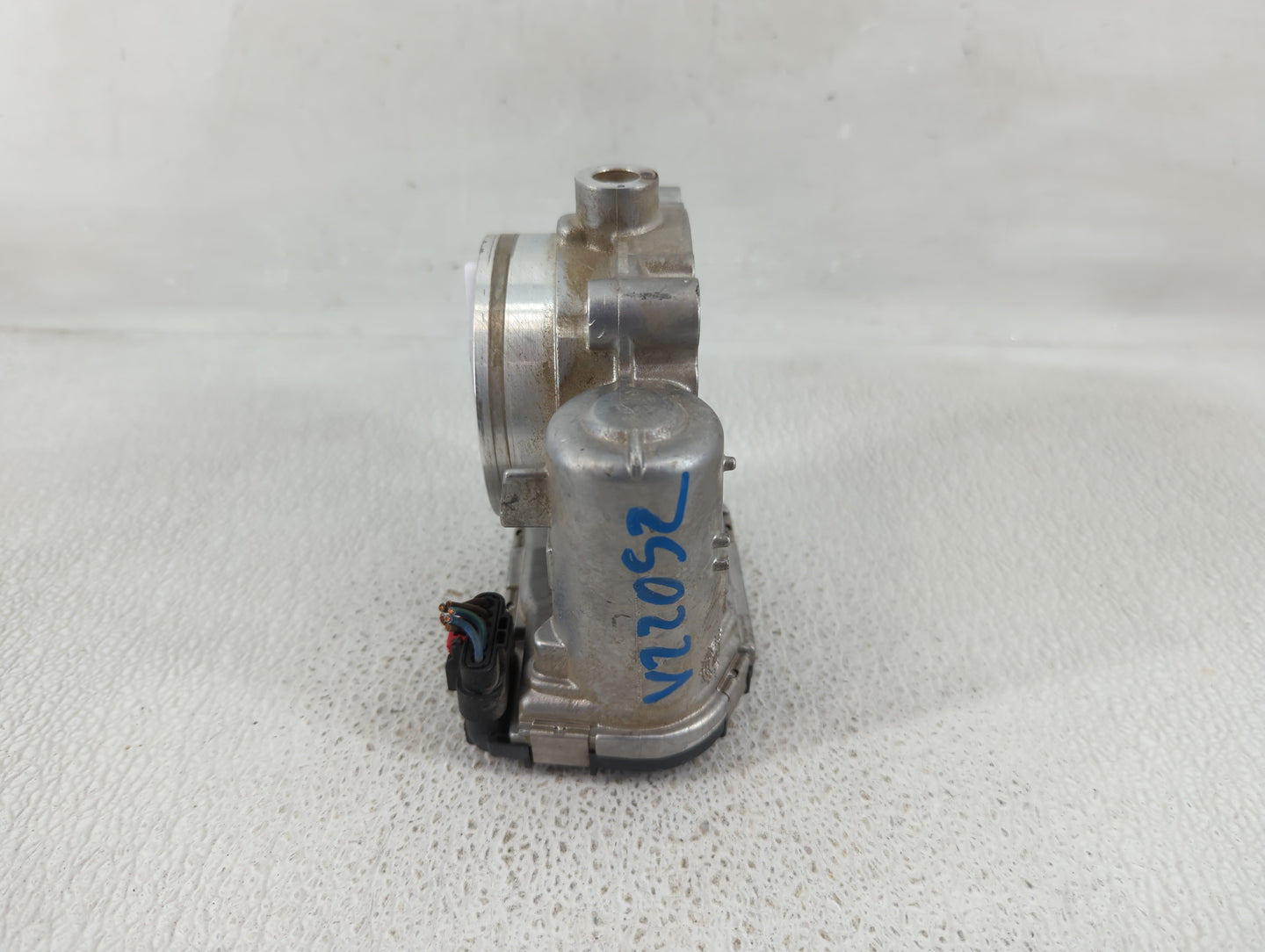 2011-2016 Chrysler Town & Country Throttle Body P/N:05184349AC Fits OEM Used Auto Parts - Oemusedautoparts1.com