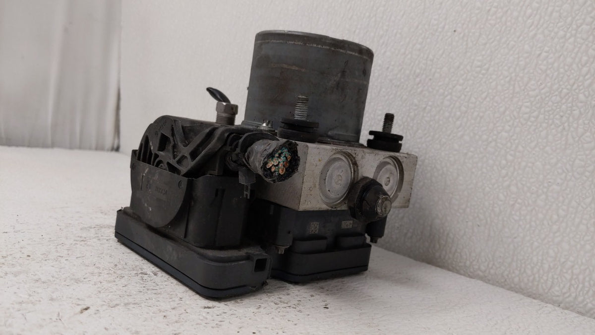 2014 Chrysler Town & Country Anti-Lock Brake ABS Pump Module Actuator OEM P/N:68183803AC Fits OEM Used Auto Parts - Oemuseda