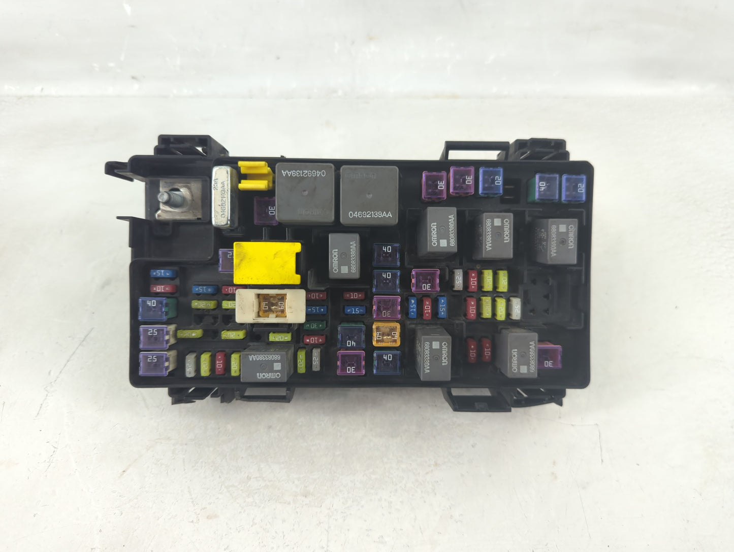 2014-2014 Chrysler Town & Country Fusebox Fuse Box Relay Module Tipm - Oemusedautoparts1.com