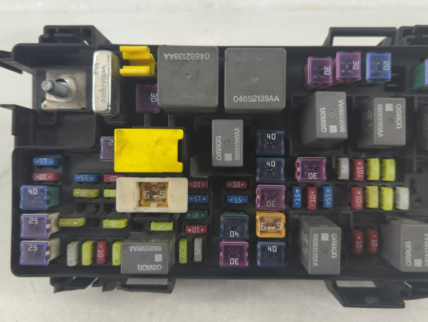 2014-2014 Chrysler Town & Country Fusebox Fuse Box Relay Module Tipm - Oemusedautoparts1.com