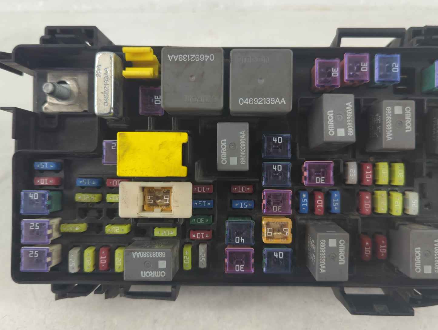 2014-2014 Chrysler Town & Country Fusebox Fuse Box Relay Module Tipm - Oemusedautoparts1.com