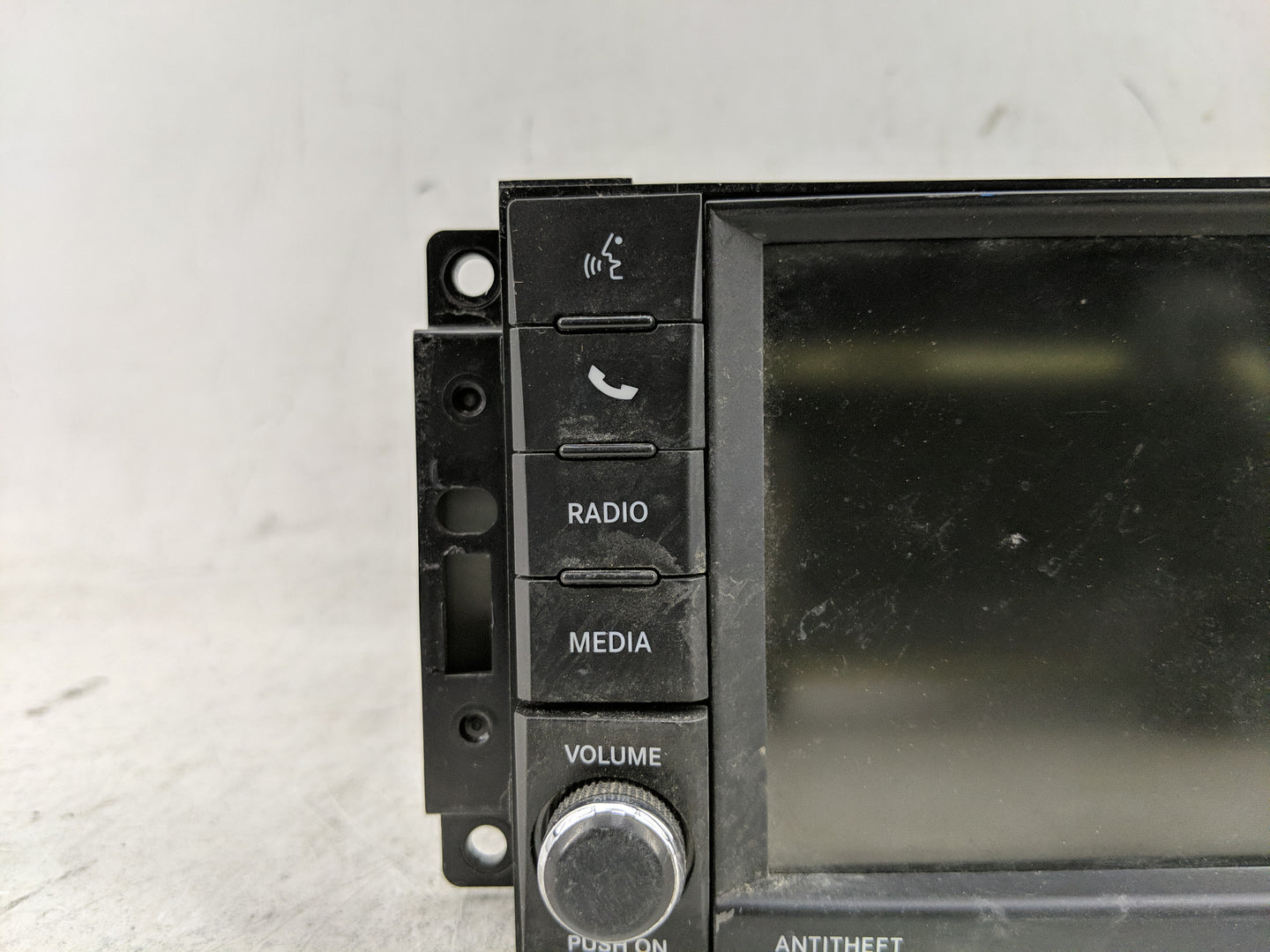 2014 Chrysler Town & Country Radio AM FM Cd Player Receiver Replacement P/N:P05091327AE Fits OEM Used Auto Parts - Oemusedau