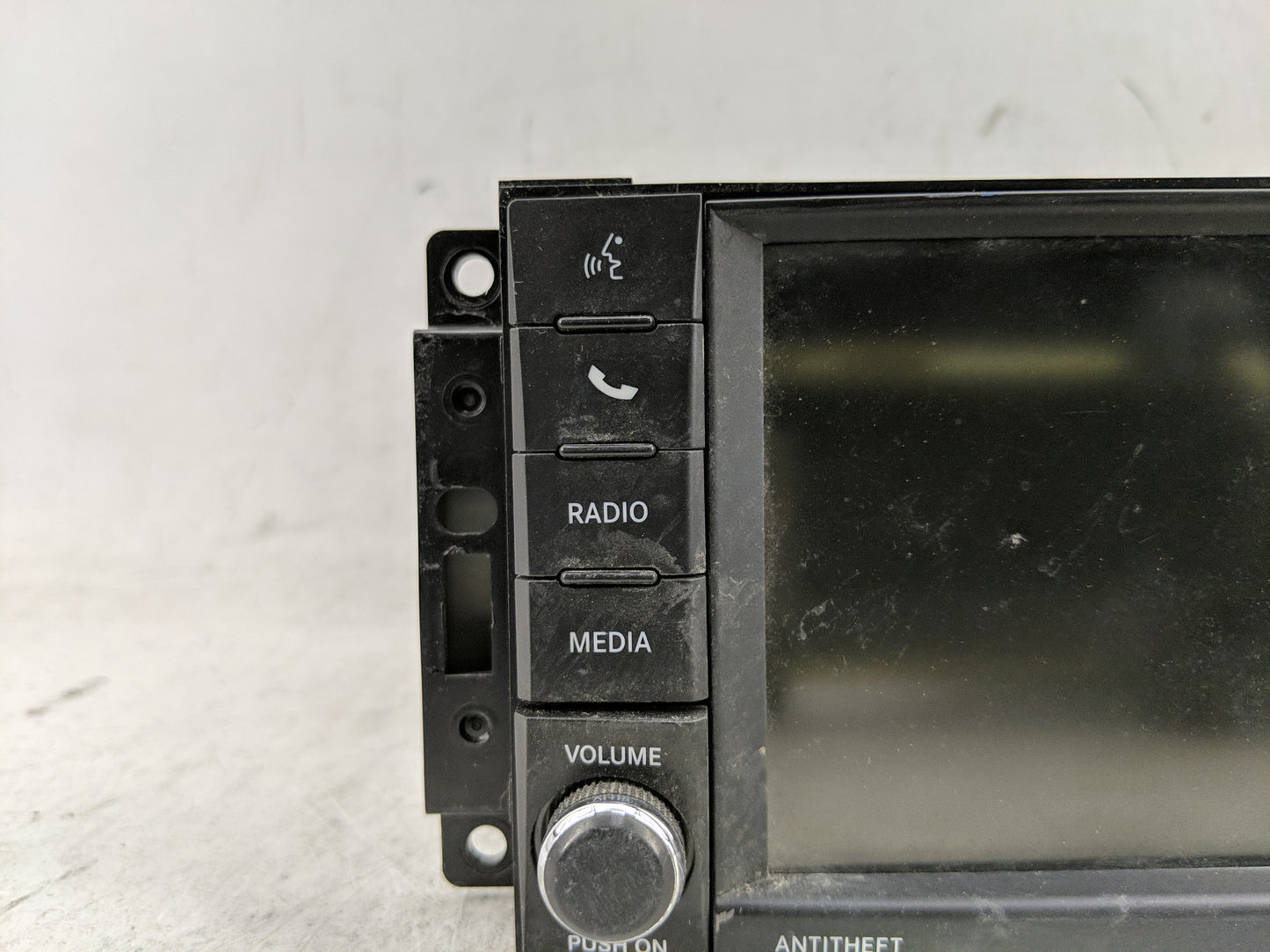 2014 Chrysler Town & Country Radio AM FM Cd Player Receiver Replacement P/N:P05091327AE Fits OEM Used Auto Parts - Oemusedau