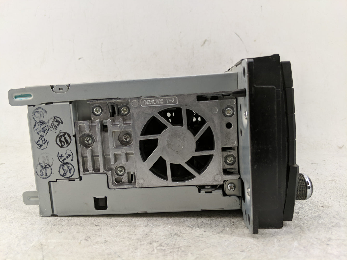 2014 Chrysler Town & Country Radio AM FM Cd Player Receiver Replacement P/N:P05091327AE Fits OEM Used Auto Parts - Oemusedau
