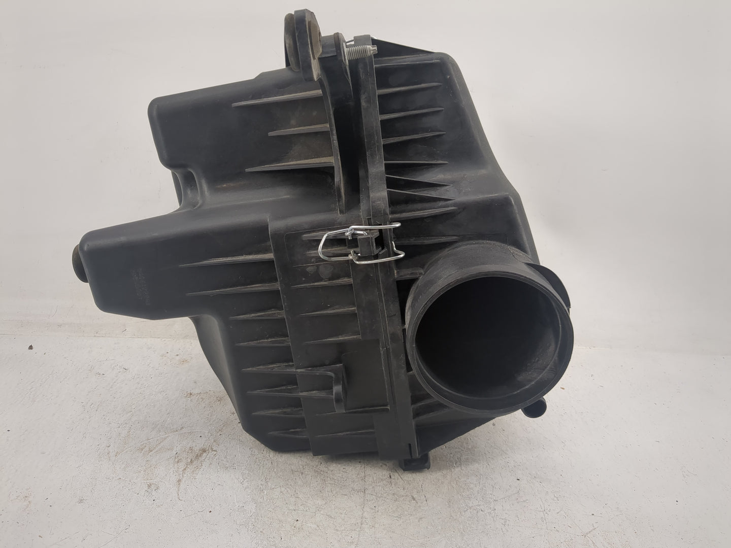 2011-2016 Chrysler Town & Country Air Cleaner Intake-duct Hose Tube - Oemusedautoparts1.com