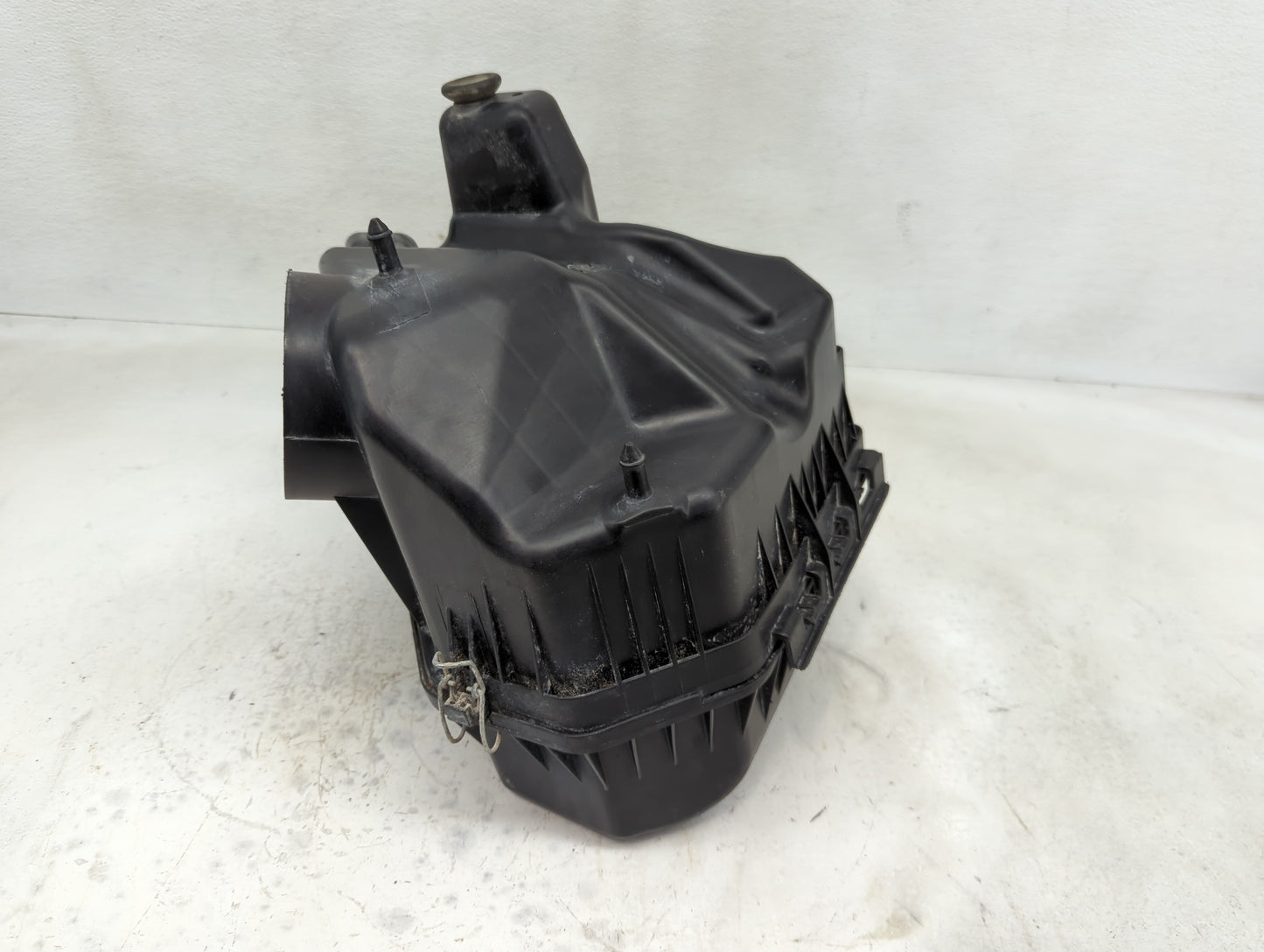 2011-2016 Chrysler Town & Country Air Cleaner Intake-duct Hose Tube - Oemusedautoparts1.com