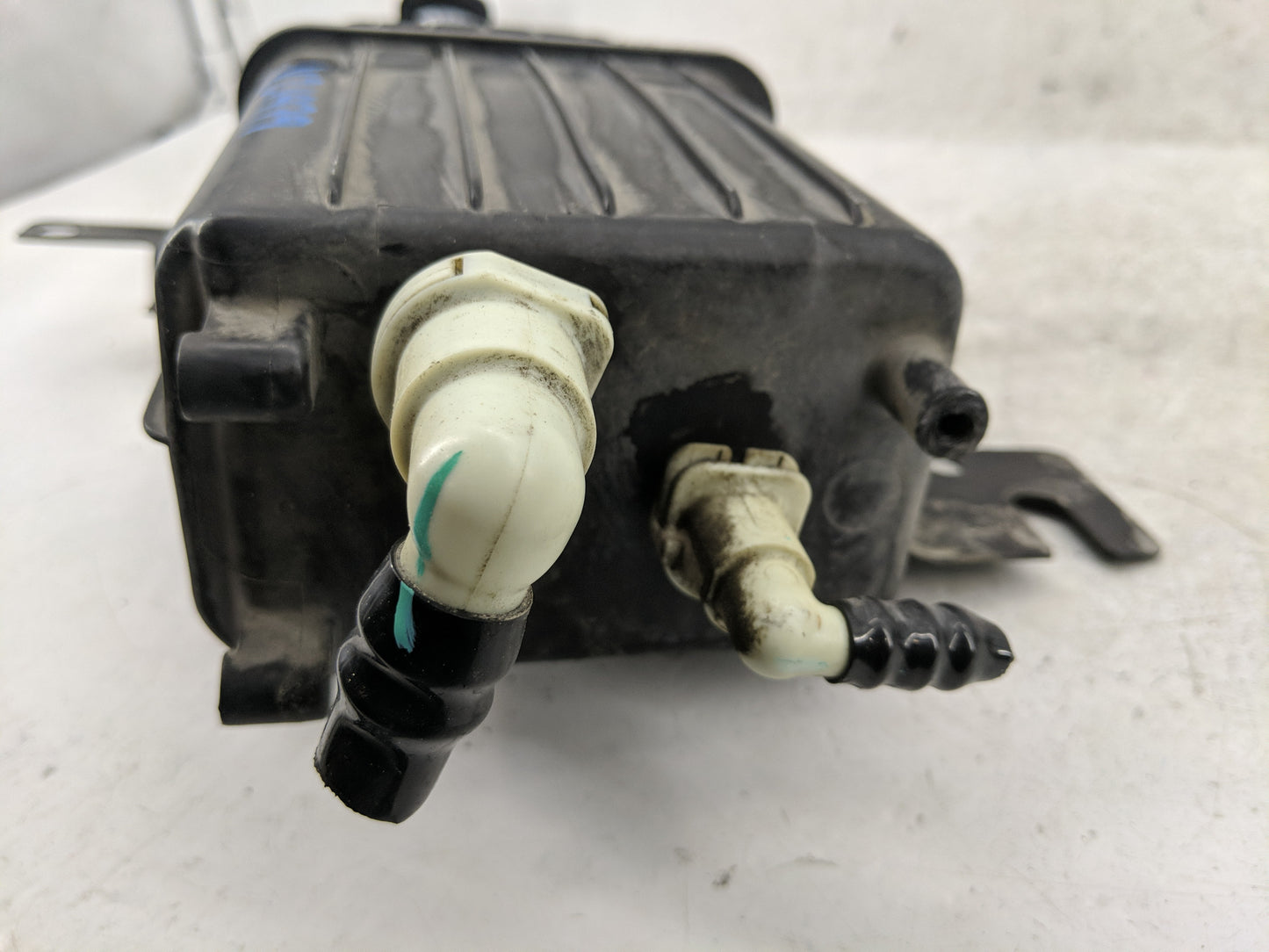 2014 Chrysler Town & Country Fuel Vapor Charcoal Canister - Oemusedautoparts1.com