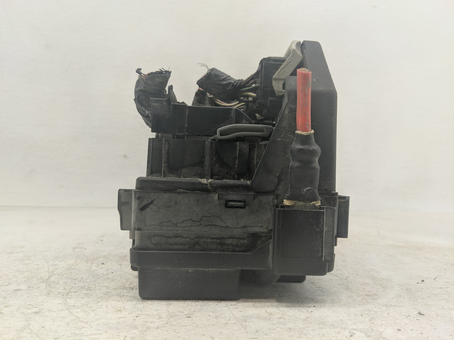 2014-2014 Chrysler Town & Country Fusebox Fuse Box Relay Module Tipm - Oemusedautoparts1.com