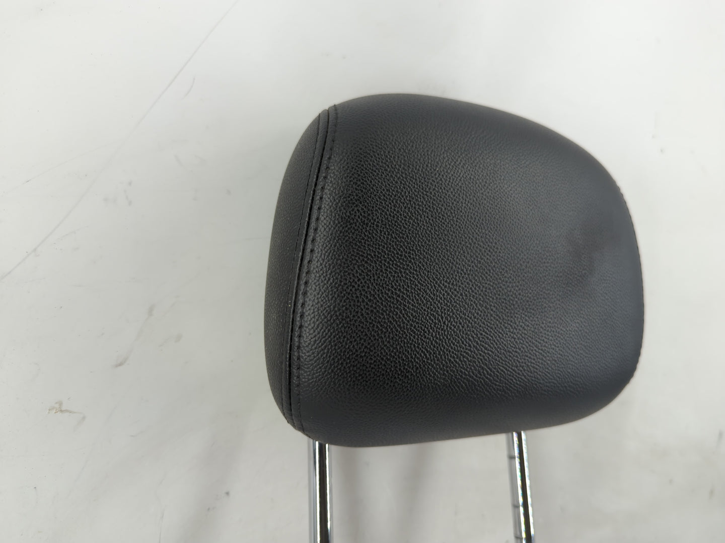 2014 Chrysler Town & Country Headrest Head Rest Rear Seat Fits Fits 2005 OEM Used Auto Parts - Oemusedautoparts1.com