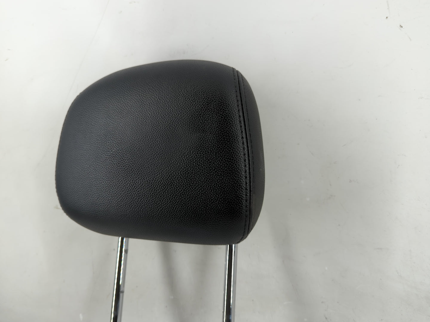 2014 Chrysler Town & Country Headrest Head Rest Rear Seat Fits Fits 2005 OEM Used Auto Parts - Oemusedautoparts1.com