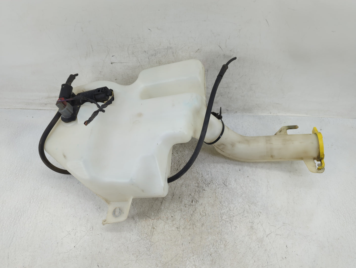 2011 Town & Country Windshield Washer Fluid Reservoir Bottle Oem - Oemusedautoparts1.com