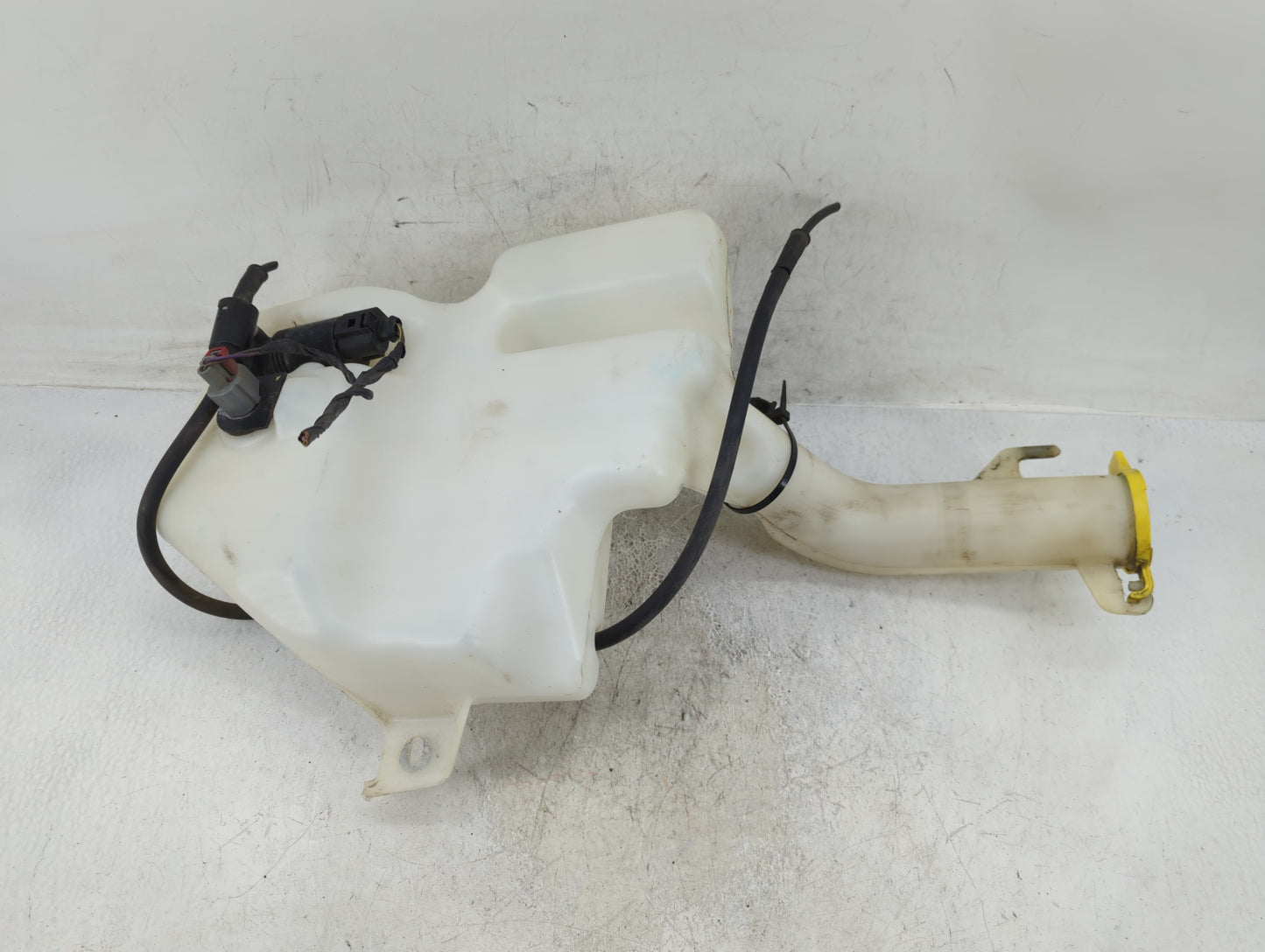 2011 Town & Country Windshield Washer Fluid Reservoir Bottle Oem - Oemusedautoparts1.com