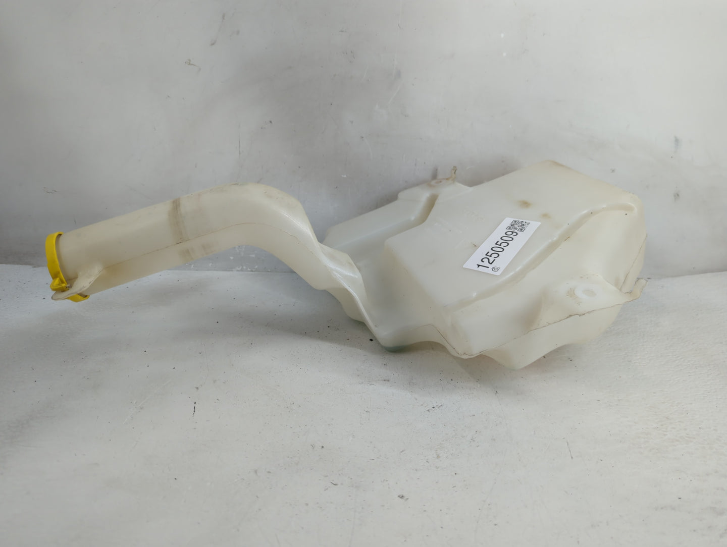 2011 Town & Country Windshield Washer Fluid Reservoir Bottle Oem - Oemusedautoparts1.com