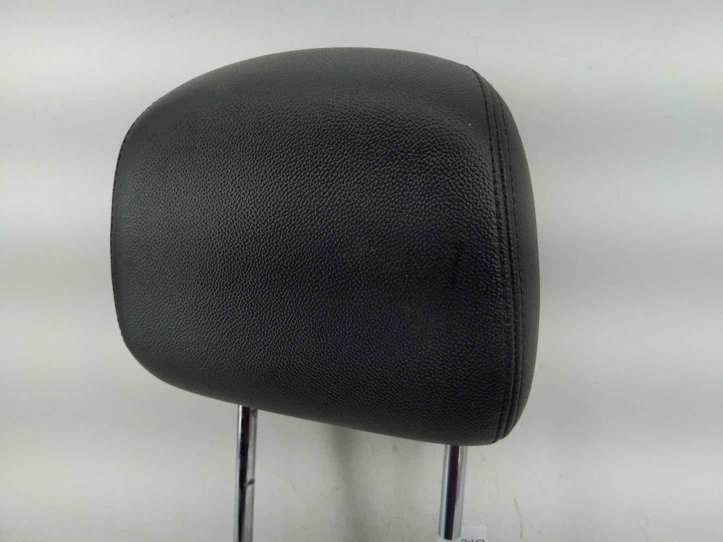 2014 Chrysler Town & Country Headrest Head Rest Rear Seat Fits Fits 2005 OEM Used Auto Parts - Oemusedautoparts1.com