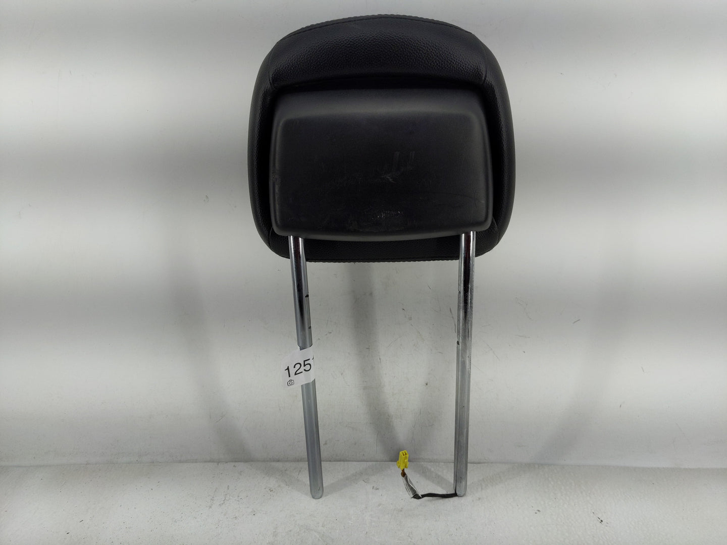 2014 Chrysler Town & Country Headrest Head Rest Rear Seat Fits Fits 2005 OEM Used Auto Parts - Oemusedautoparts1.com