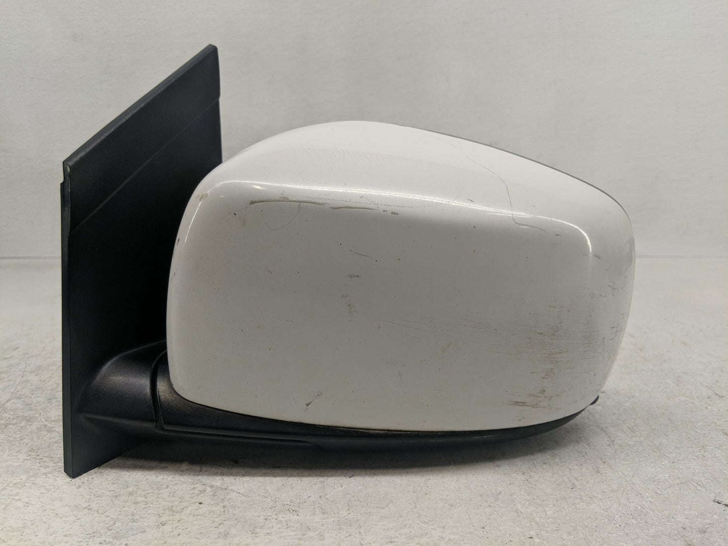 2011-2016 Chrysler Town & Country Side Mirror Replacement Driver Left View Door Mirror P/N:1AB731W7AG Fits OEM Used Auto Par