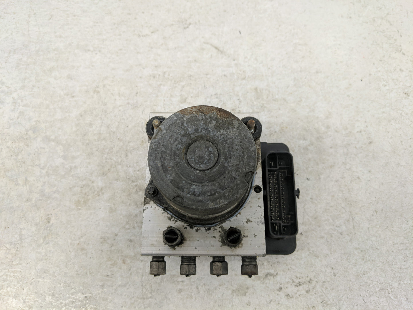 2014 Chrysler Town & Country ABS Pump Control Module Replacement P/N:TYA330323819 P68183803AC Fits OEM Used Auto Parts - Oem