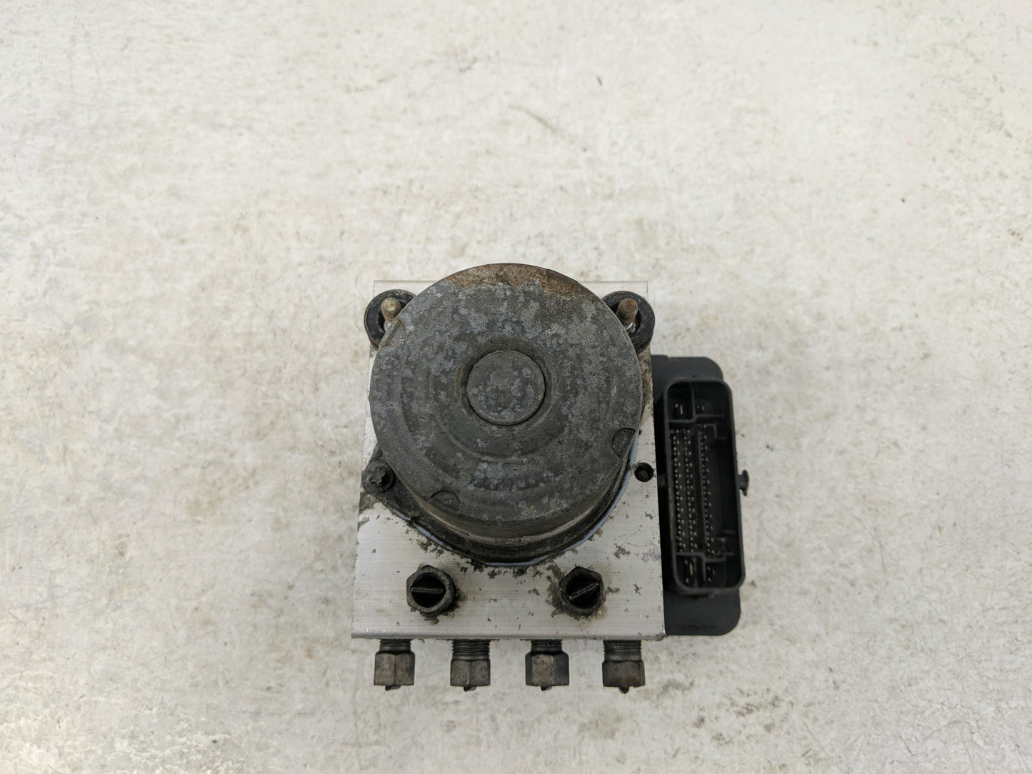 2014 Chrysler Town & Country ABS Pump Control Module Replacement P/N:TYA330323819 P68183803AC Fits OEM Used Auto Parts - Oem