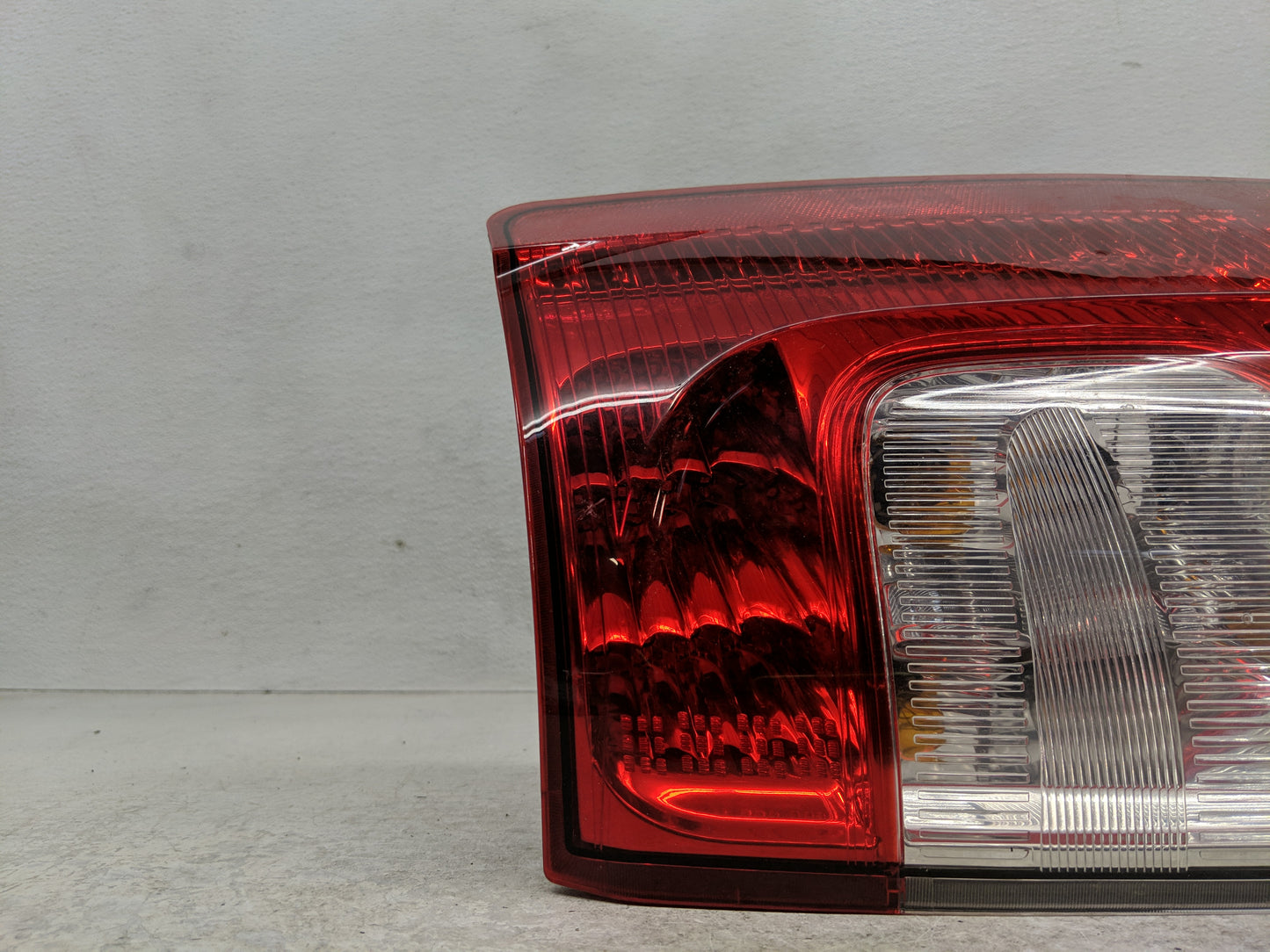 2011-2016 Chrysler Town & Country Tail Light Assembly Passenger Right OEM Fits Fits 2011 2012 2013 2014 2015 2016 OEM Used A